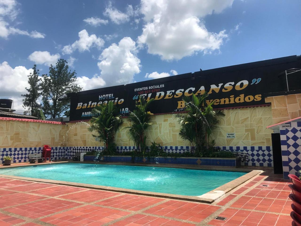 Hotel Y Balneario El Descanso ビリャビセンシオ エクステリア 写真