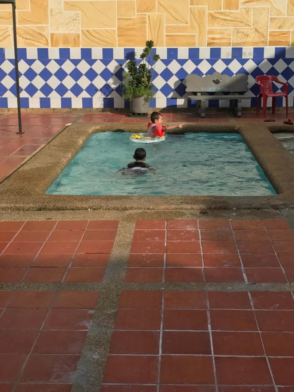 Hotel Y Balneario El Descanso ビリャビセンシオ エクステリア 写真